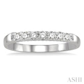 1/4 Ctw 7 Stone Round Cut Diamond Wedding Band in Platinum